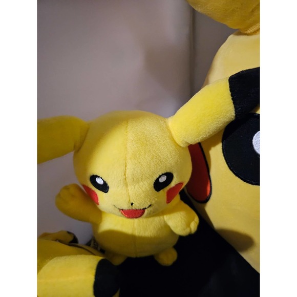 Pikachu lot of 4 pokemon Stuffed animal plush - Picture 5 of 7